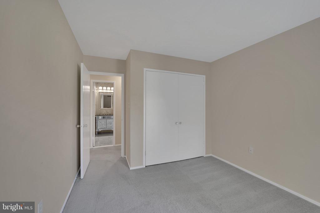 12106 QUORN LANE