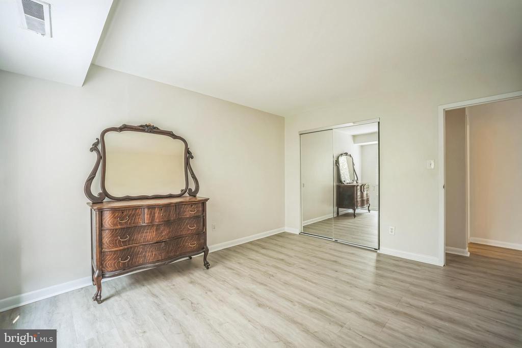 6001 ARLINGTON BOULEVARD 313