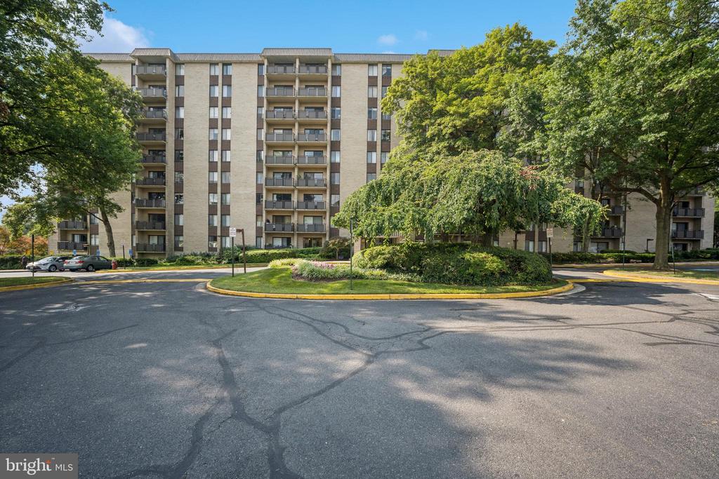 6001 ARLINGTON BOULEVARD 313
