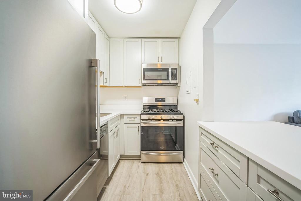 6001 ARLINGTON BOULEVARD 313