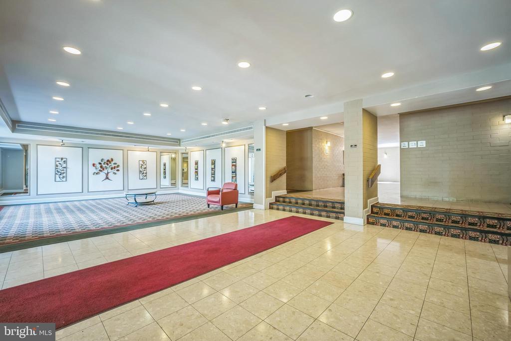 6001 ARLINGTON BOULEVARD 313