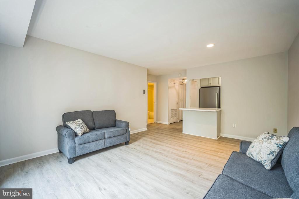 6001 ARLINGTON BOULEVARD 313