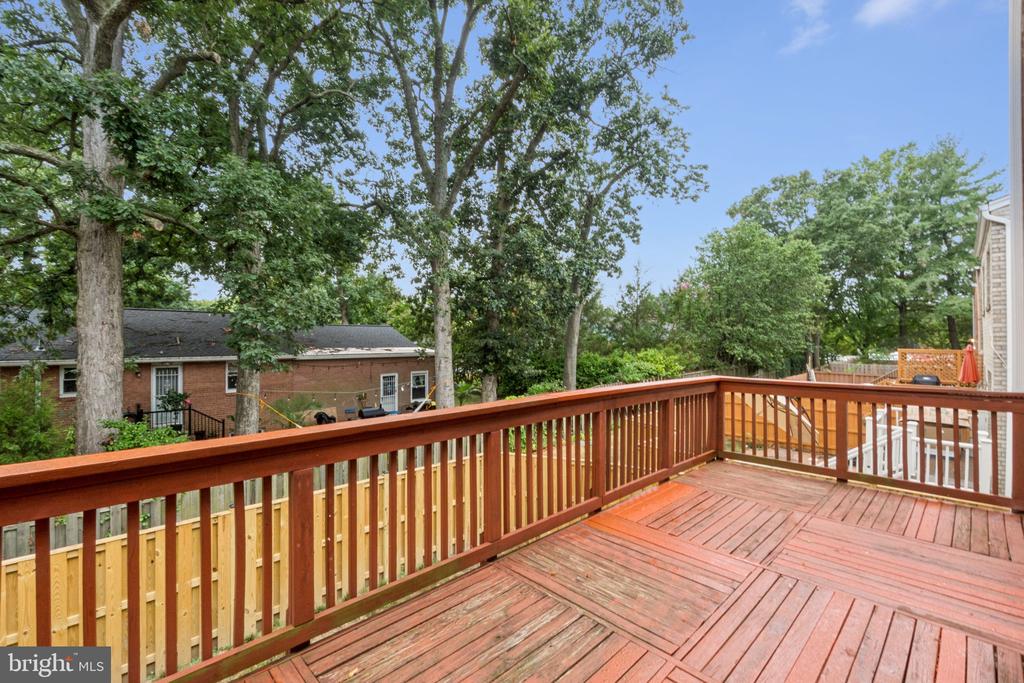 3321 SPRING LANE