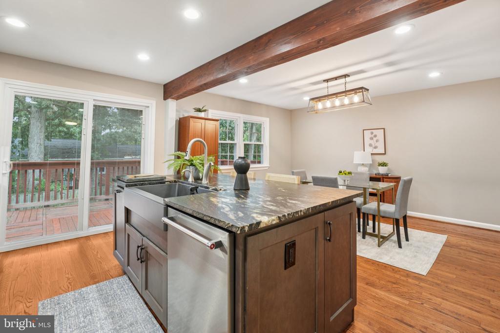 3321 SPRING LANE