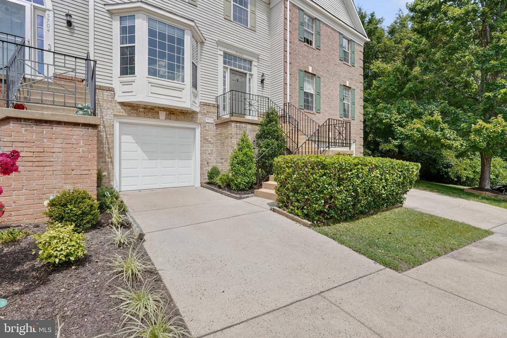 5702 CLAPHAM ROAD