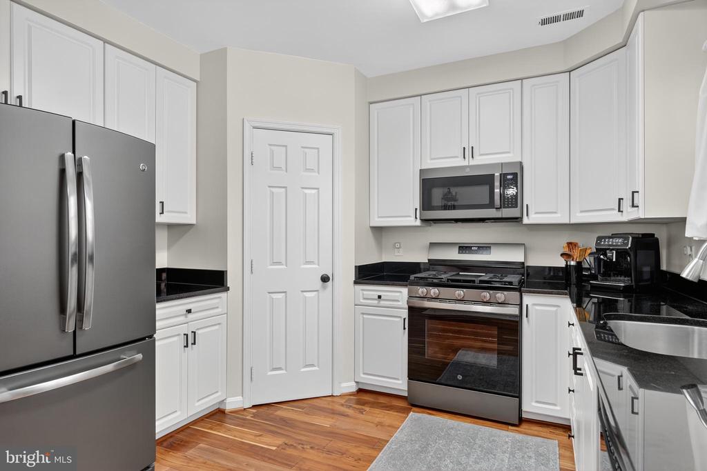 5702 CLAPHAM ROAD