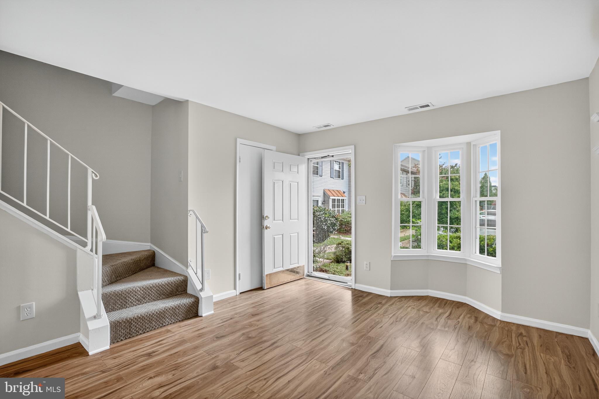 8530 SOUTHLAWN COURT