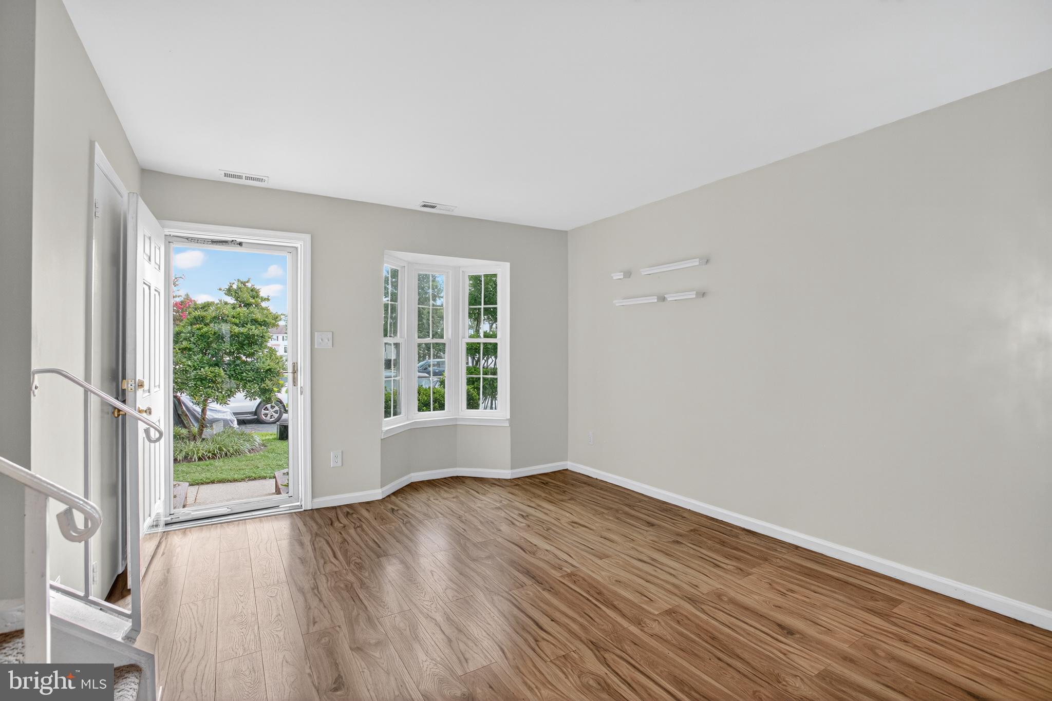 8530 SOUTHLAWN COURT