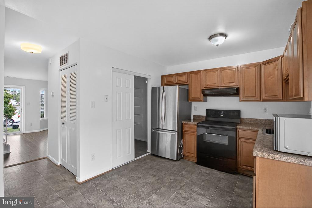 8530 SOUTHLAWN COURT