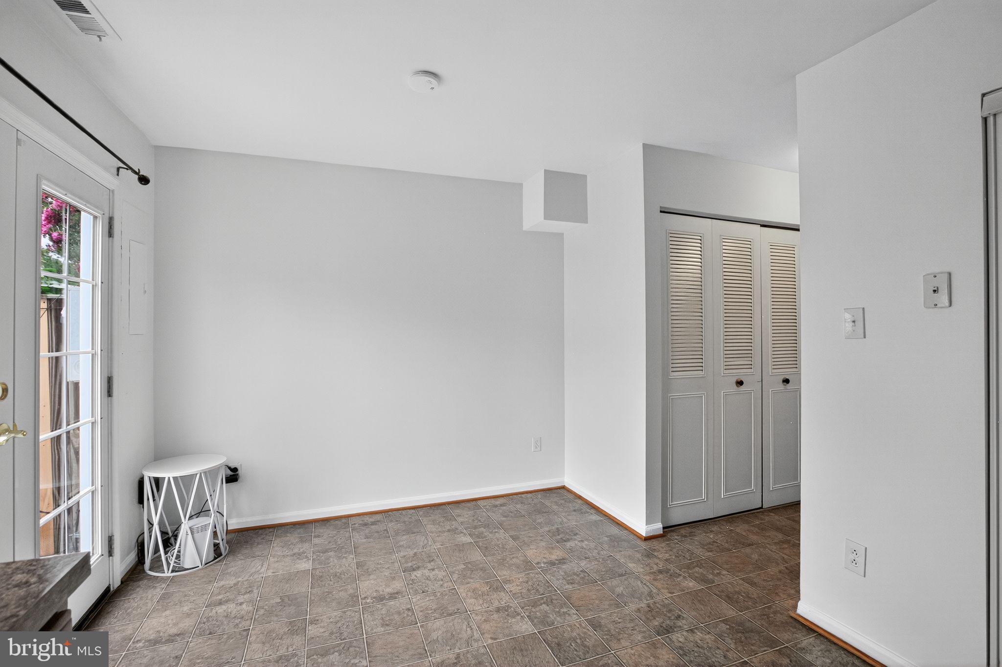 8530 SOUTHLAWN COURT