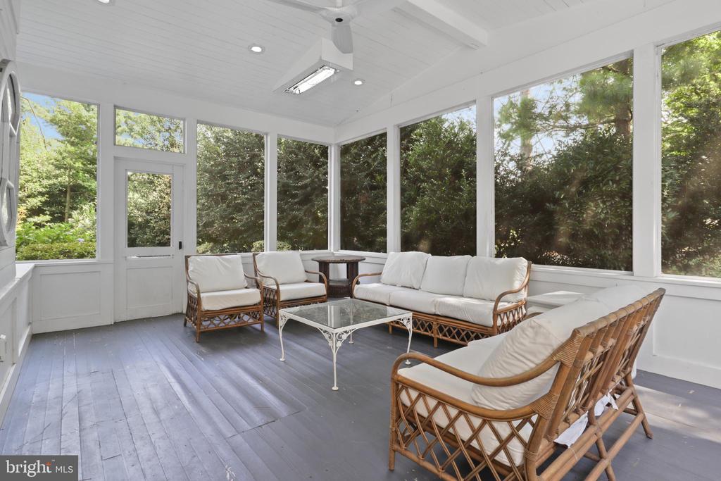 892 VAN DUSEN COURT