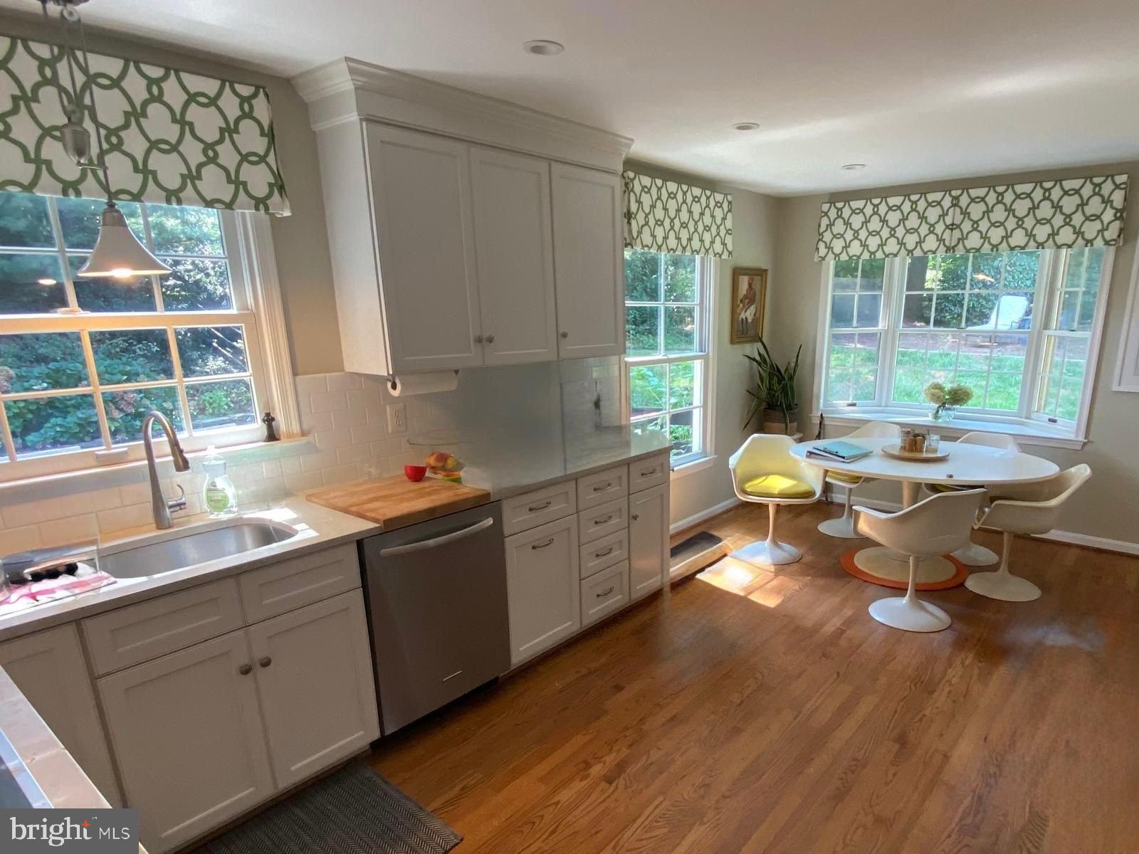 892 VAN DUSEN COURT