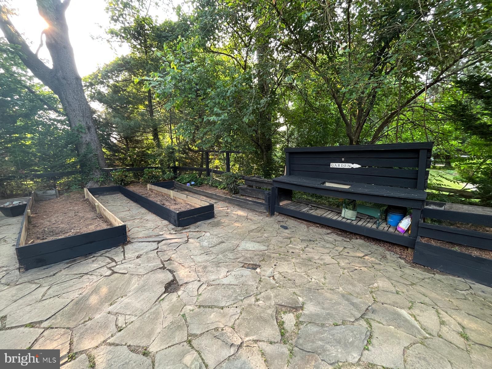 892 VAN DUSEN COURT