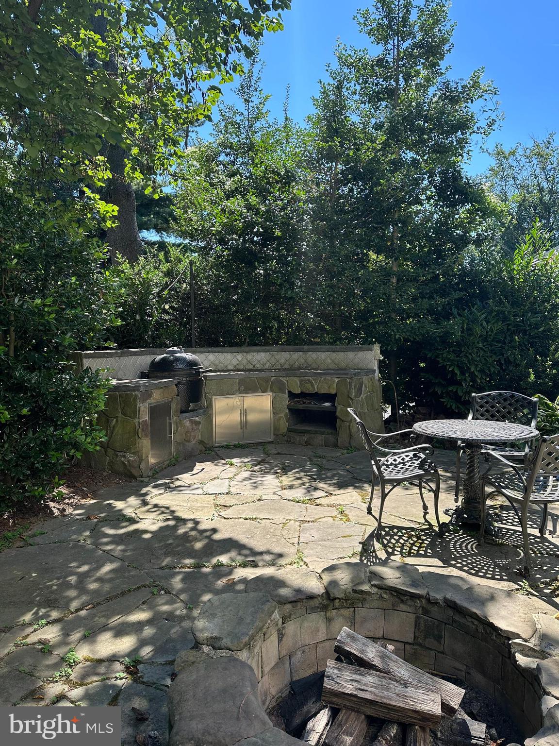 892 VAN DUSEN COURT