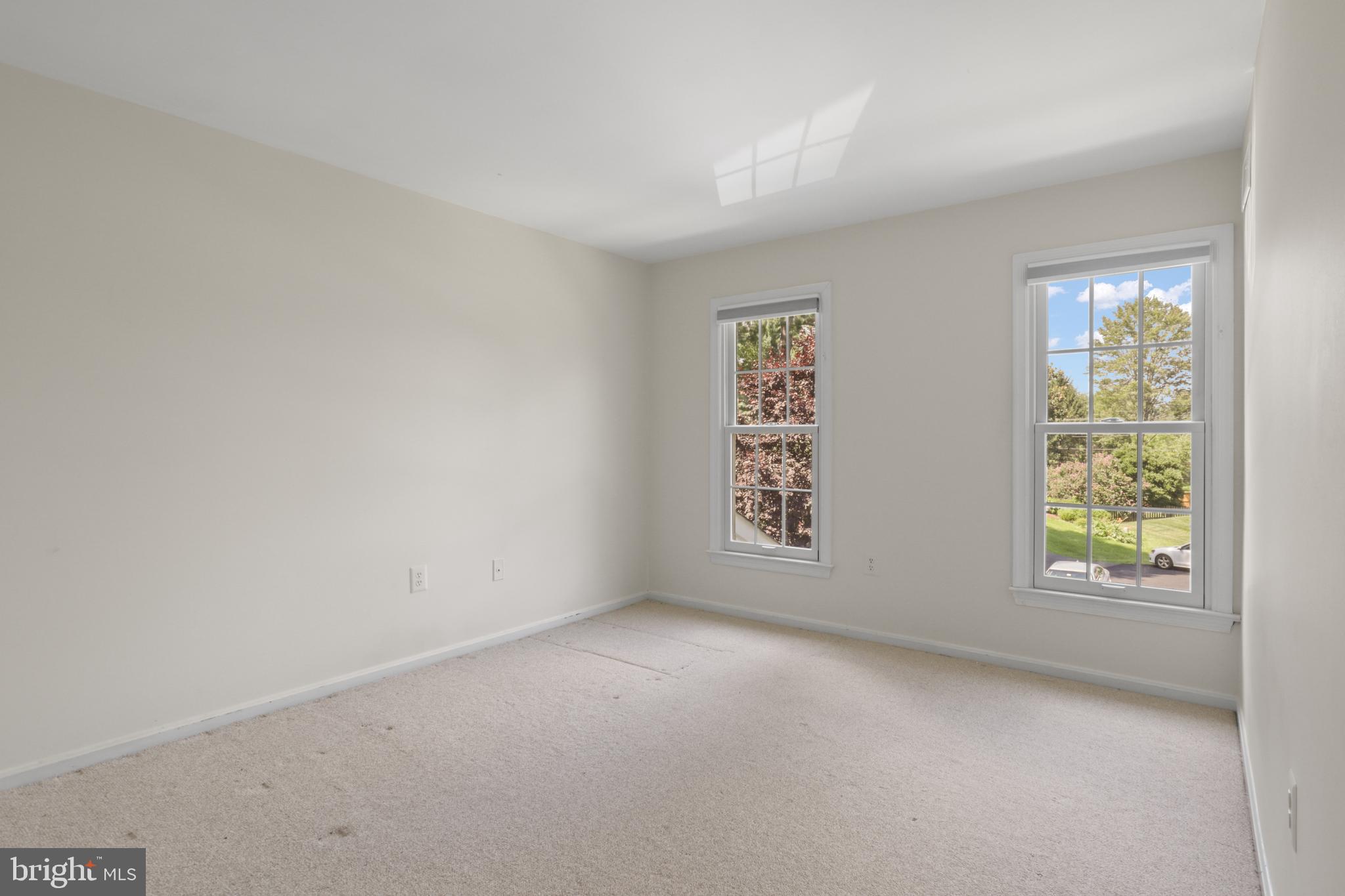 892 VAN DUSEN COURT