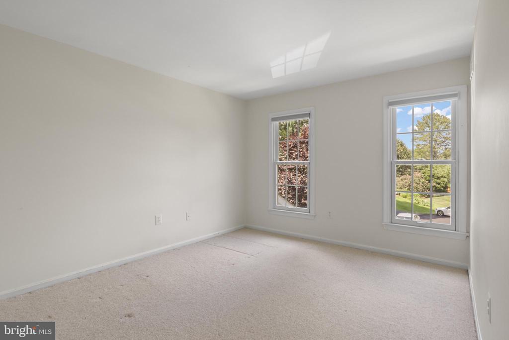 892 VAN DUSEN COURT
