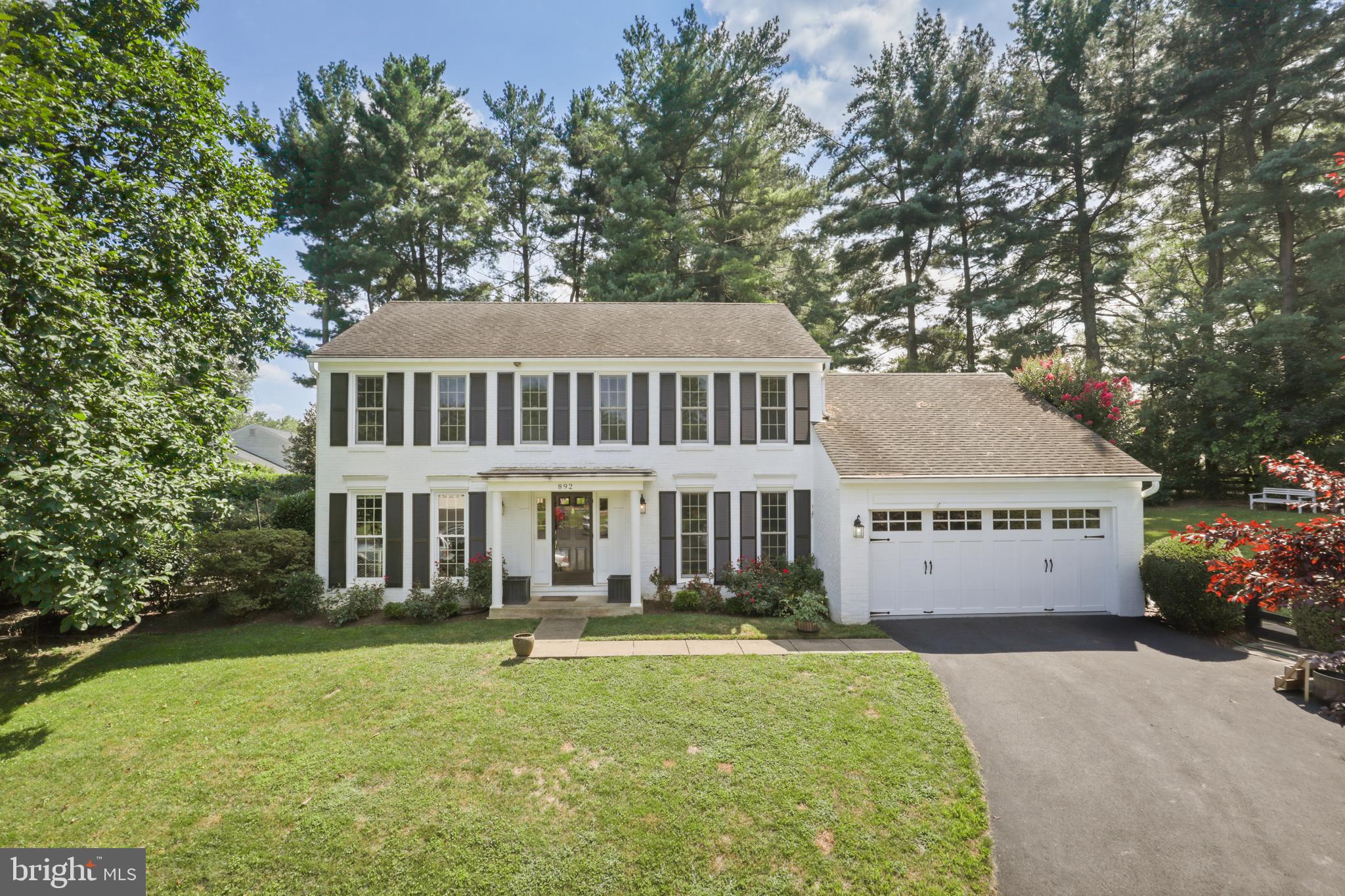 892 VAN DUSEN COURT
