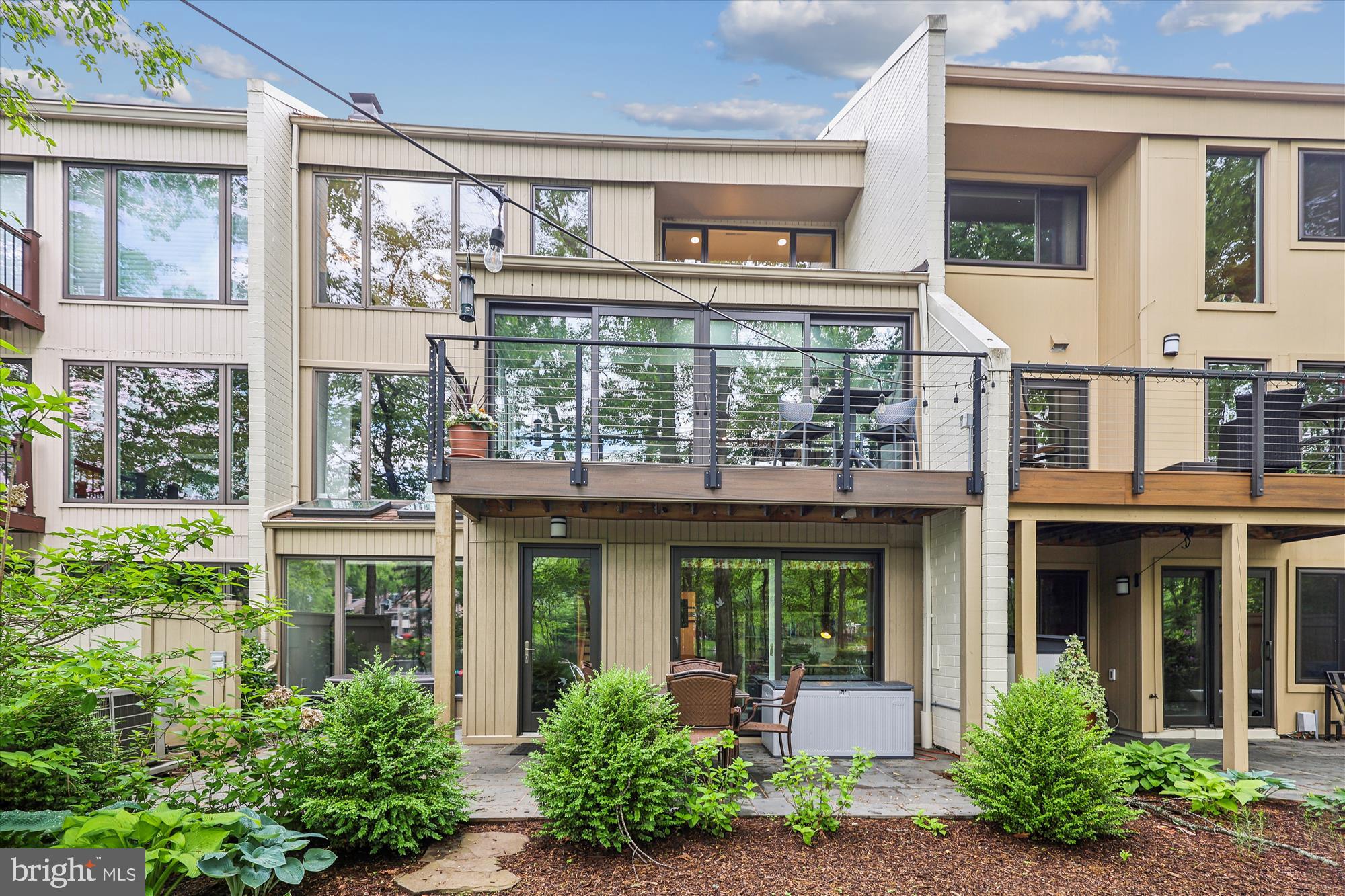 1626 WATERS EDGE LANE