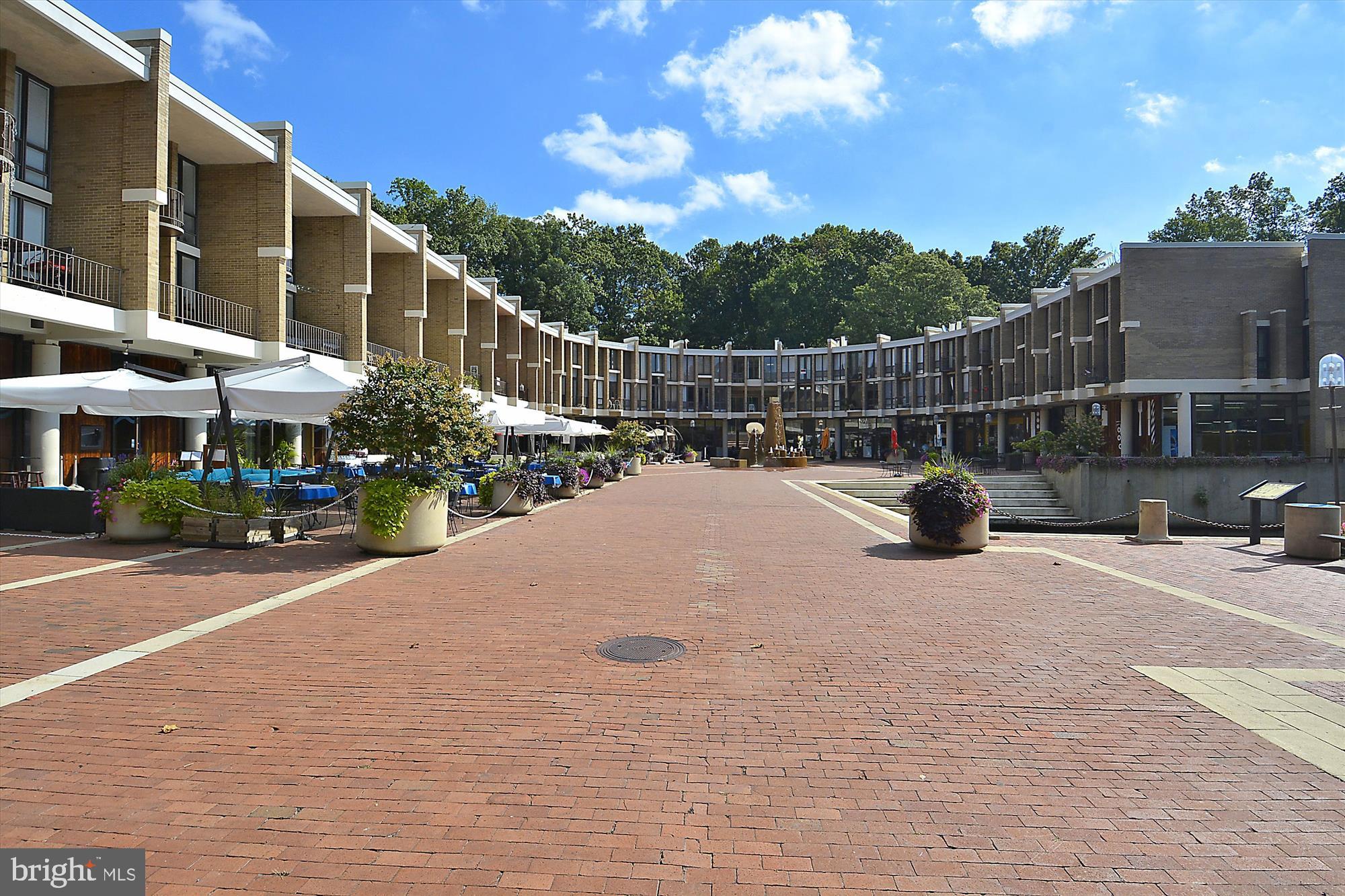 1626 WATERS EDGE LANE