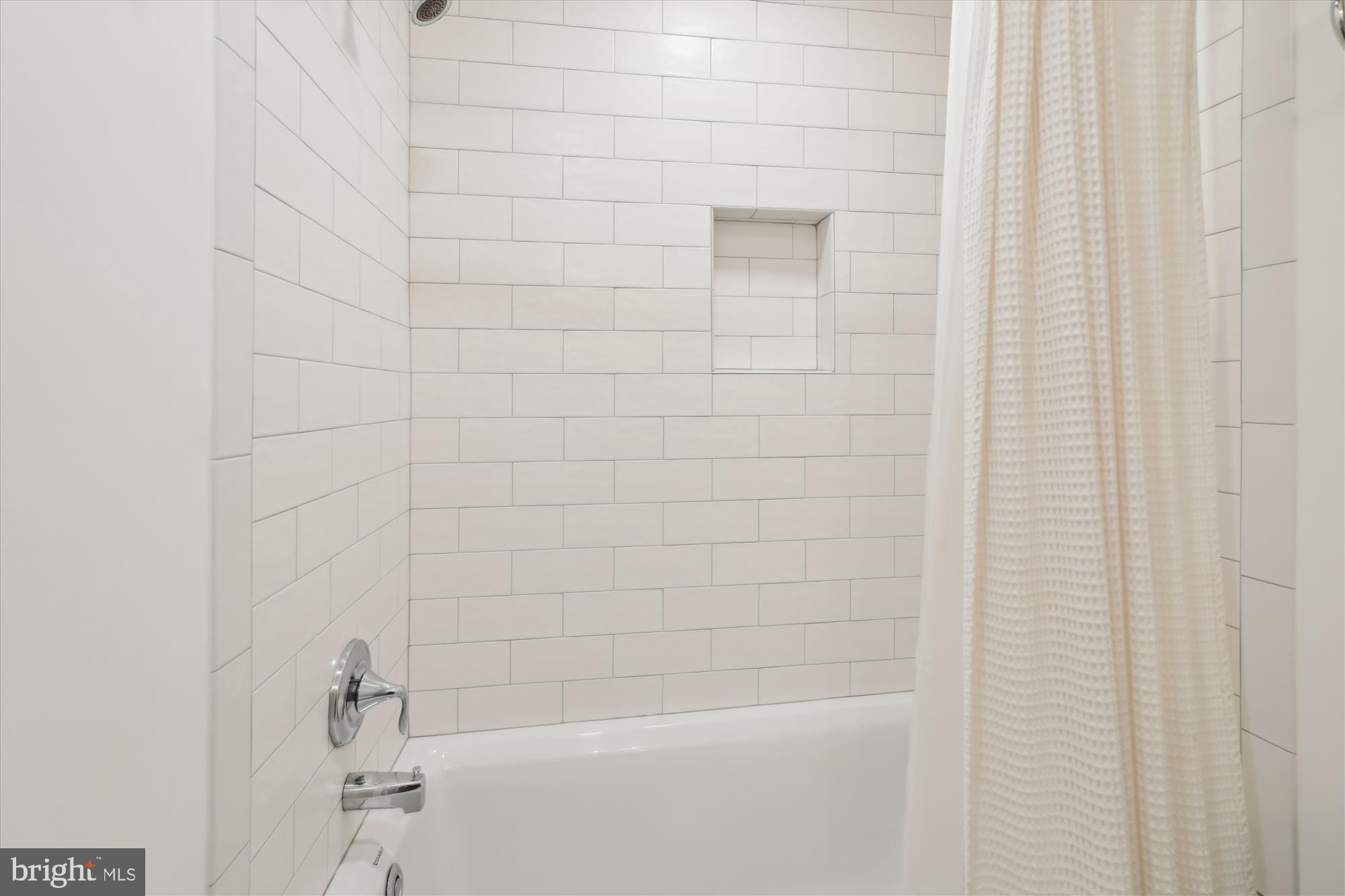 1626 WATERS EDGE LANE