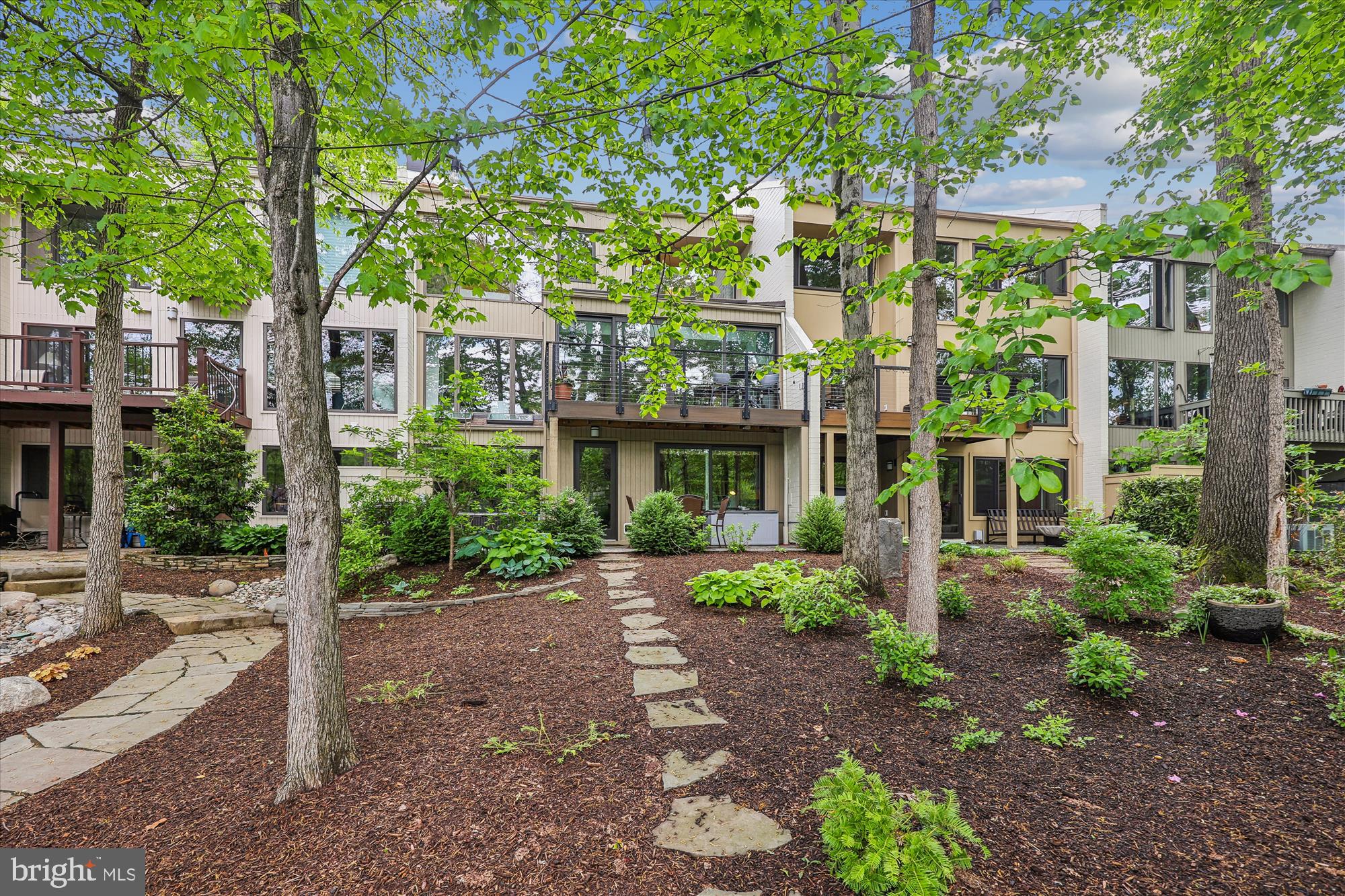 1626 WATERS EDGE LANE