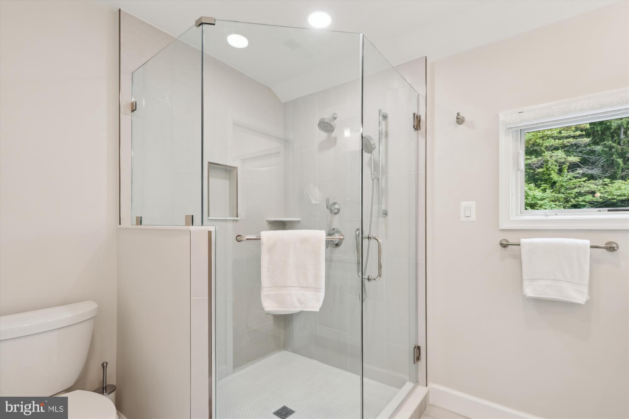 1626 WATERS EDGE LANE