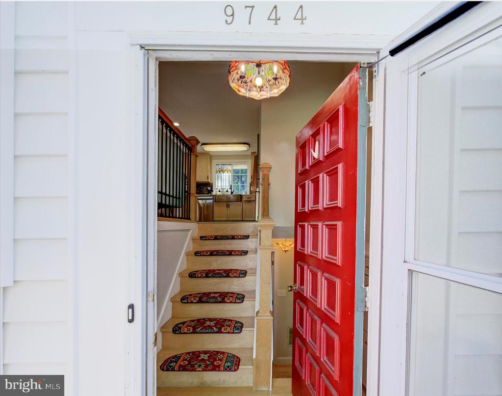 9744 WATER OAK DRIVE