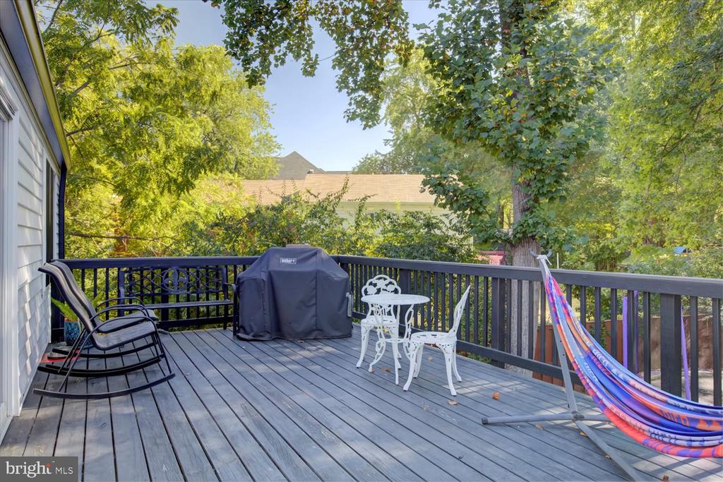 9744 WATER OAK DRIVE