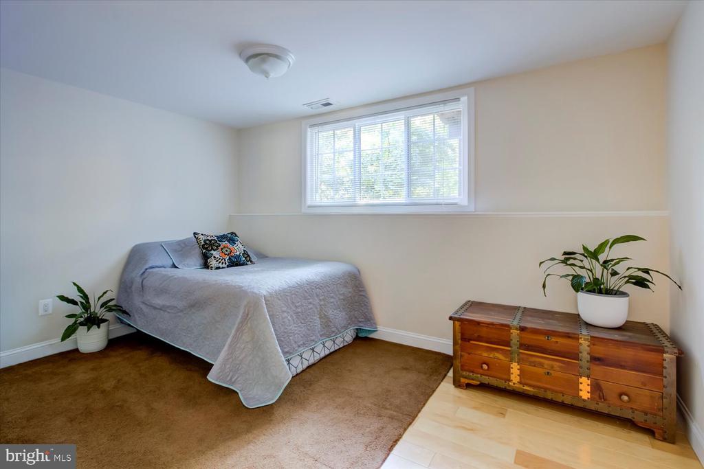 9744 WATER OAK DRIVE