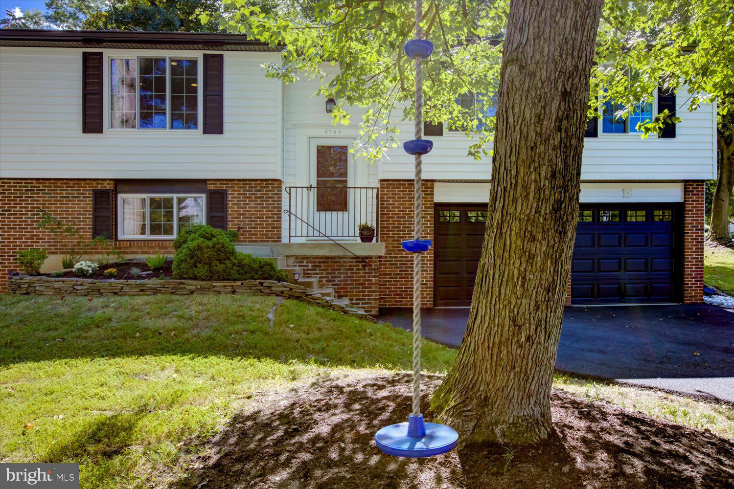 9744 WATER OAK DRIVE