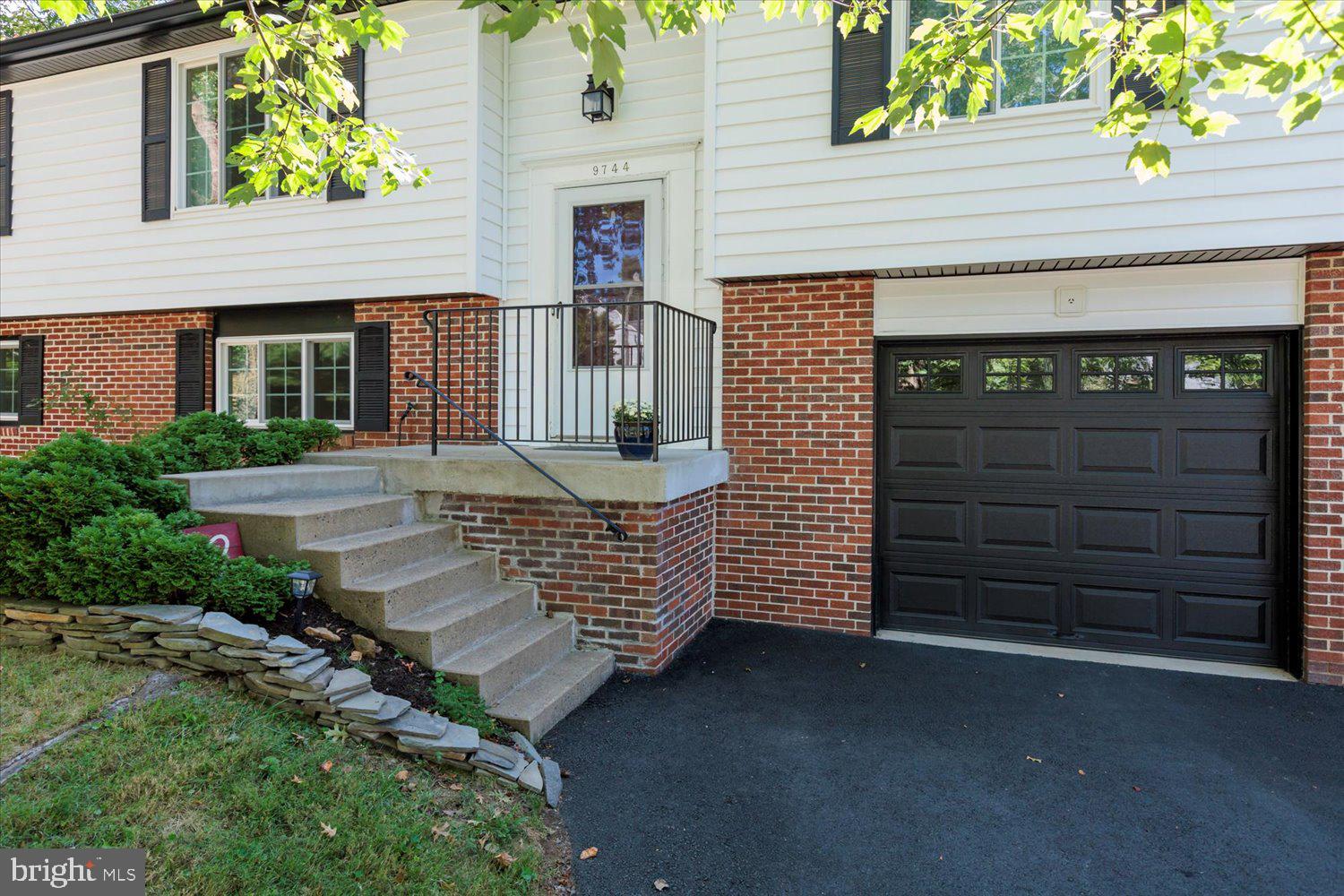 9744 WATER OAK DRIVE