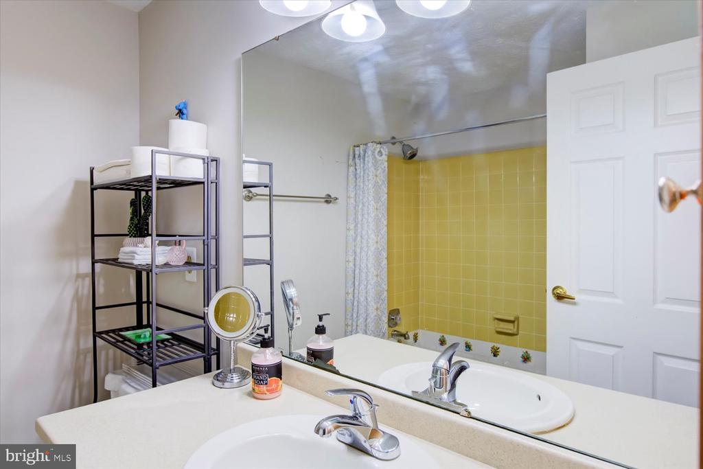 9744 WATER OAK DRIVE