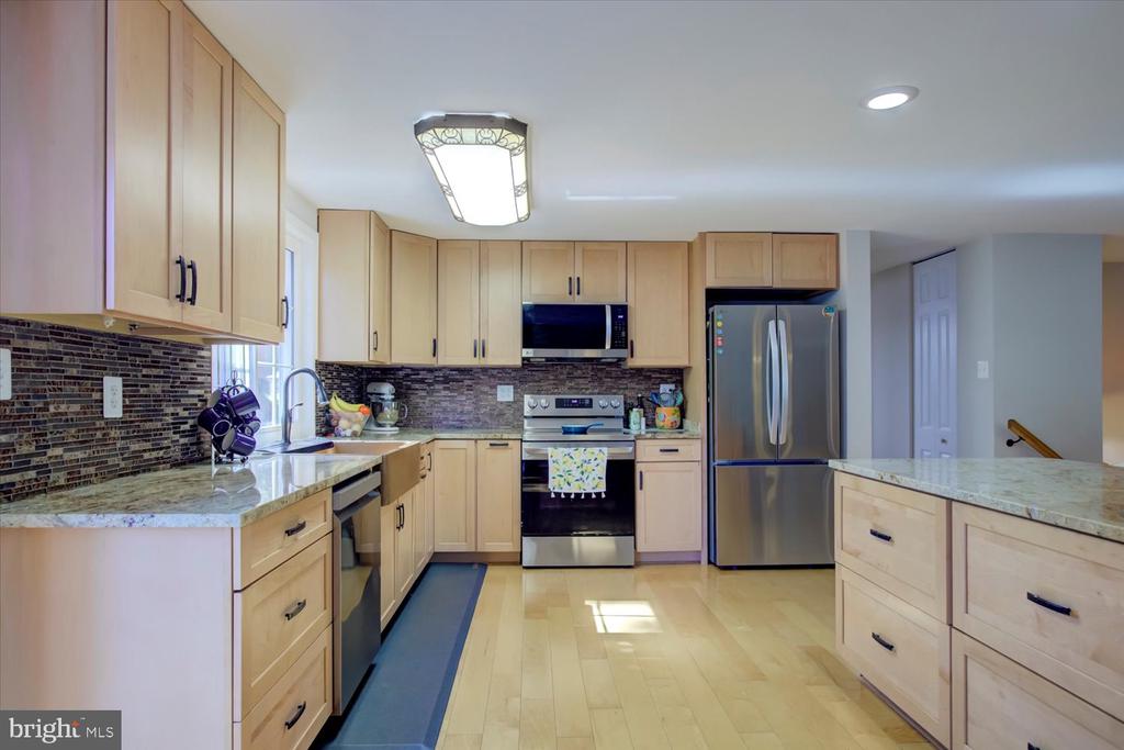 9744 WATER OAK DRIVE