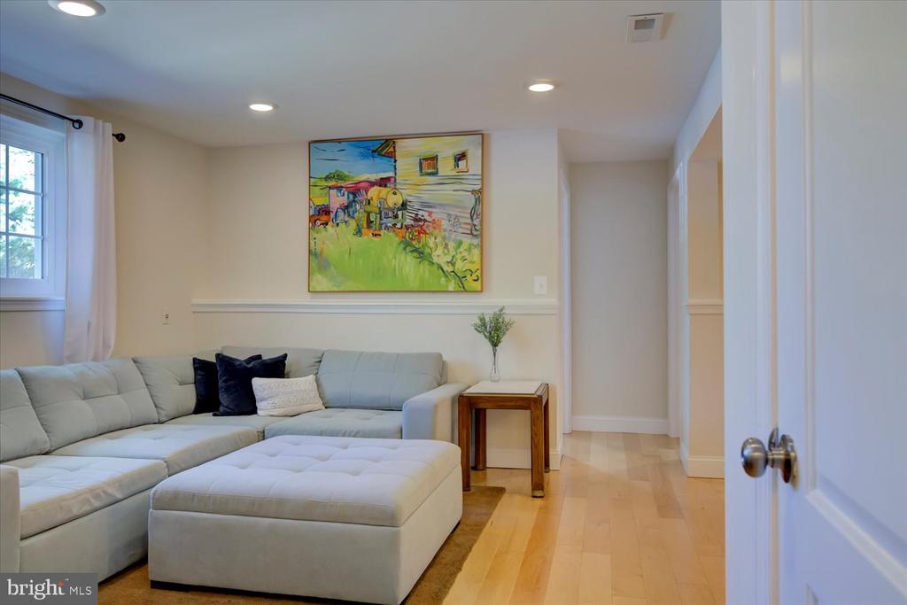 9744 WATER OAK DRIVE