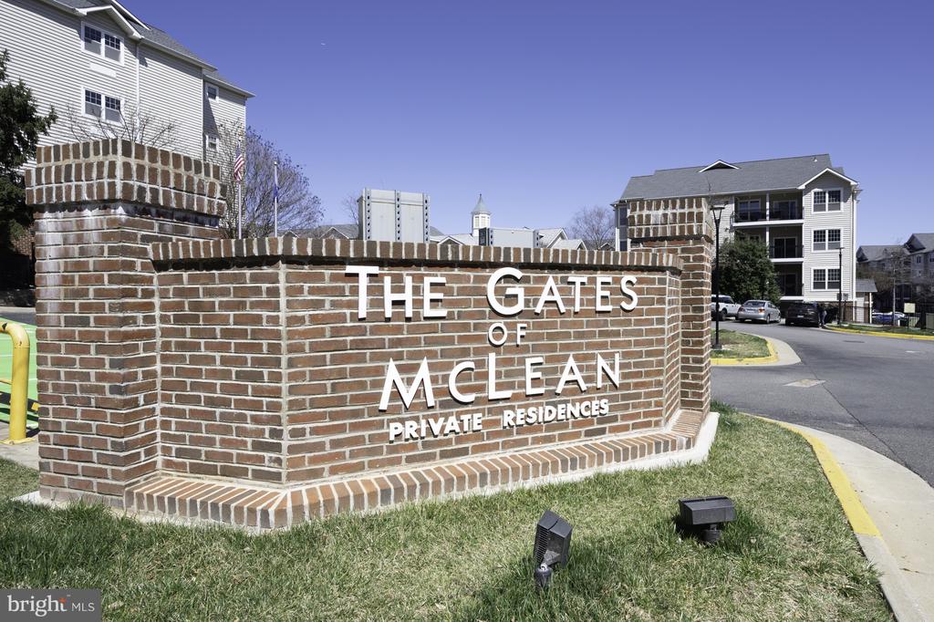 1591 SPRING GATE DRIVE 3210