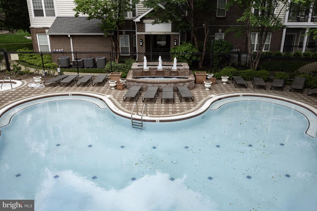 1591 SPRING GATE DRIVE 3210
