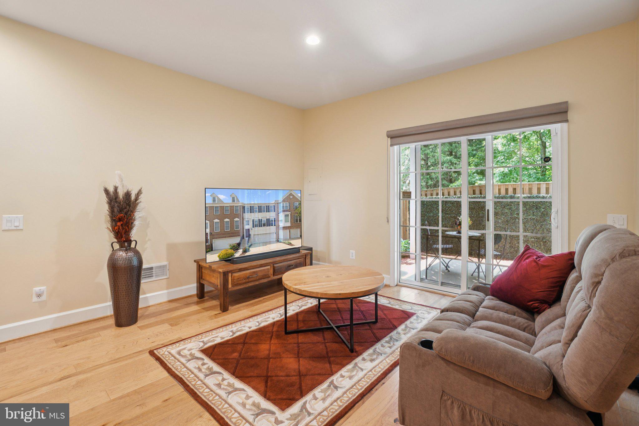 2402 HUNTINGTON PARK DRIVE
