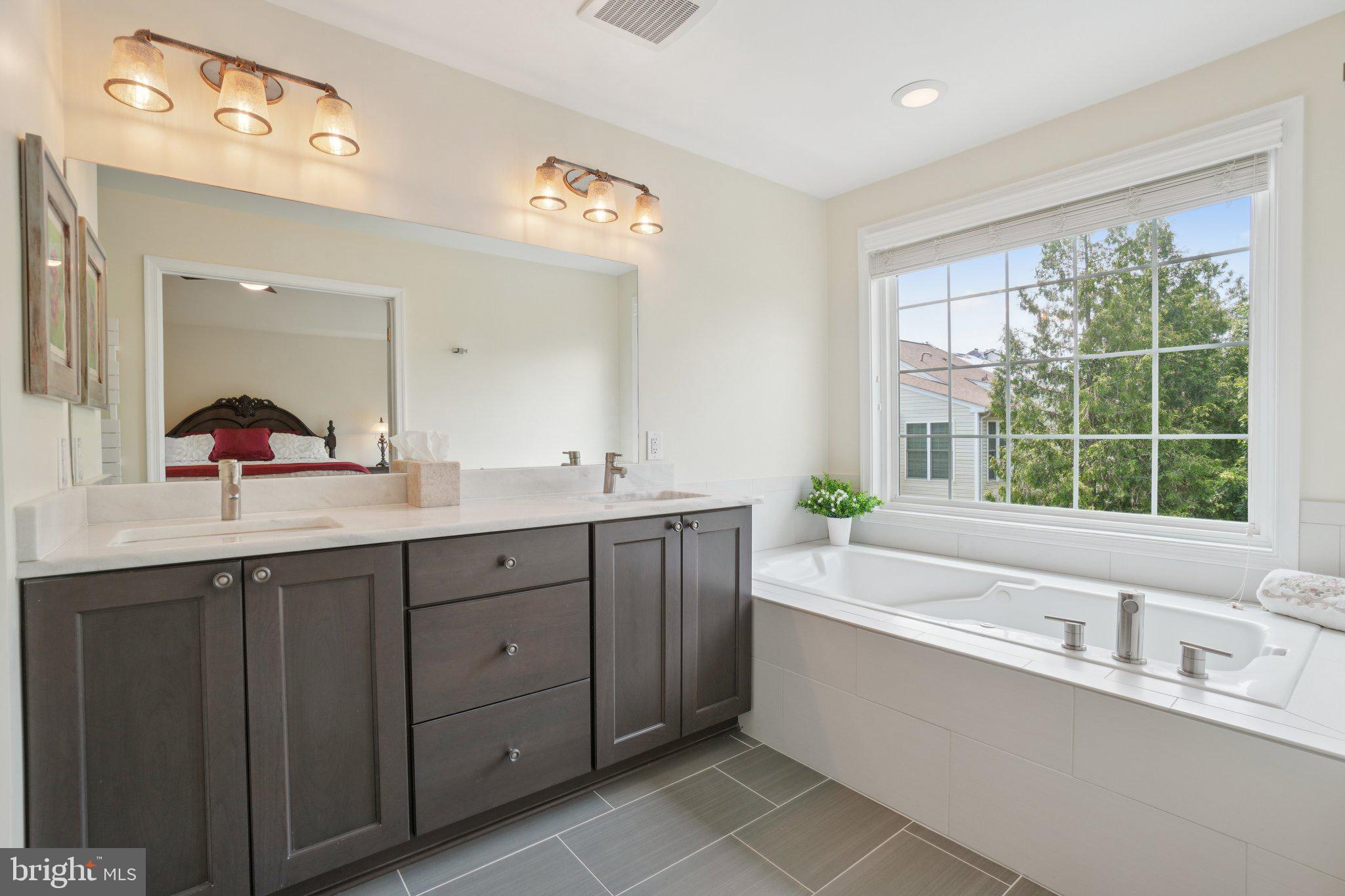 2402 HUNTINGTON PARK DRIVE