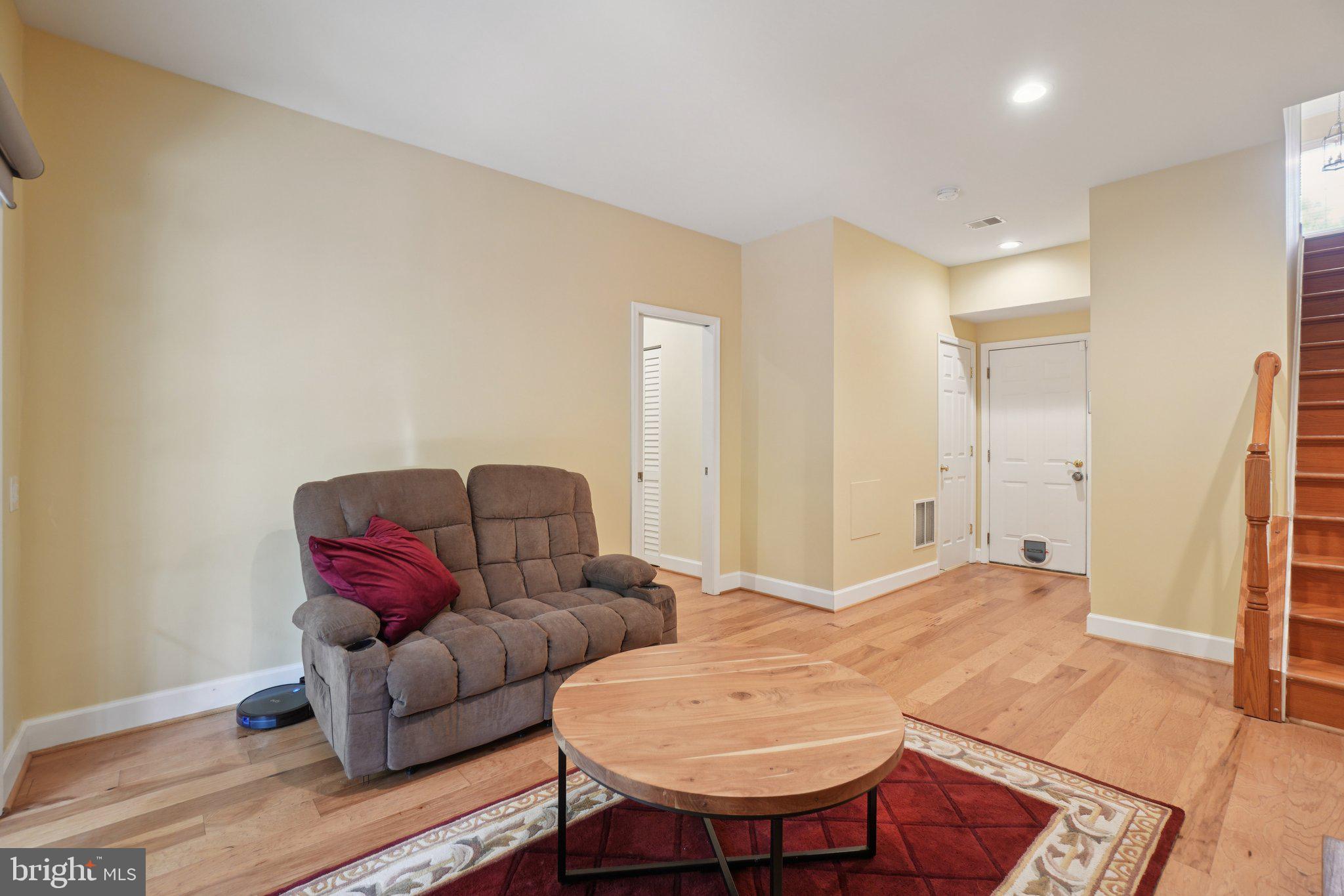 2402 HUNTINGTON PARK DRIVE