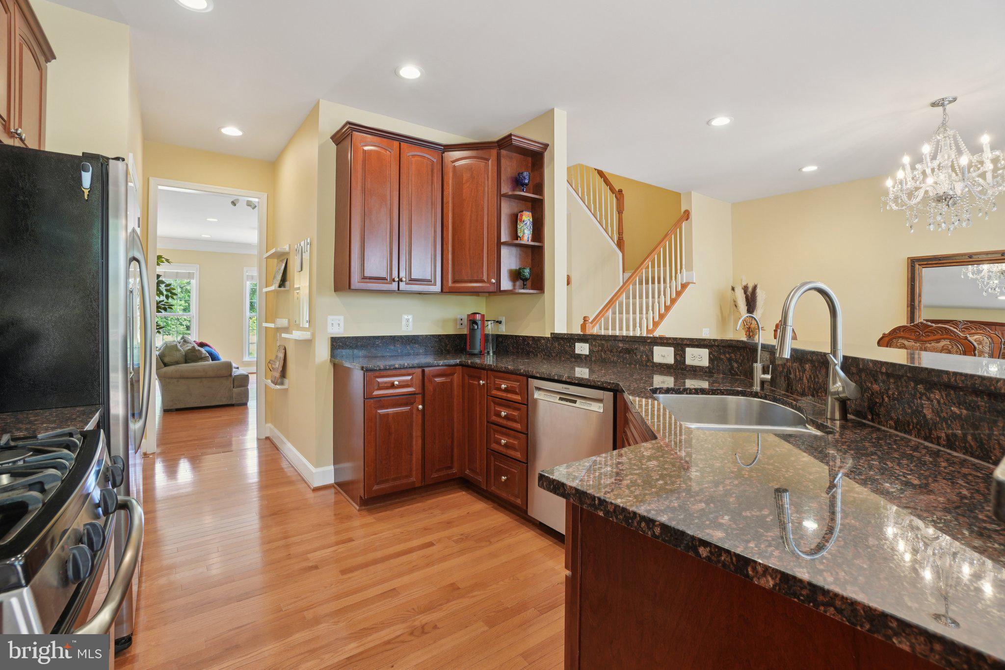 2402 HUNTINGTON PARK DRIVE