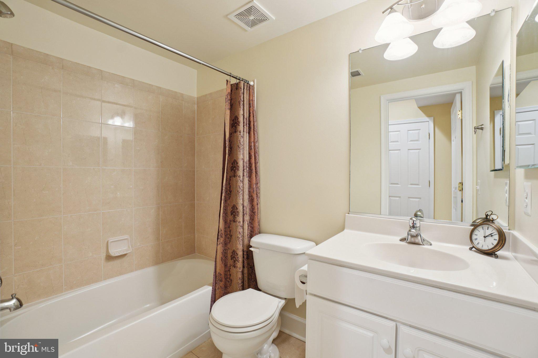 2402 HUNTINGTON PARK DRIVE