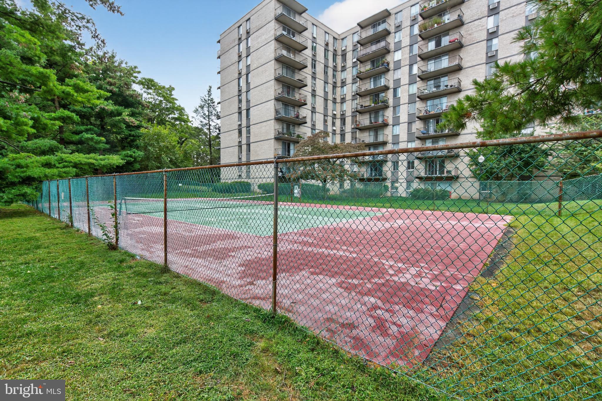 6147 LEESBURG PIKE 602