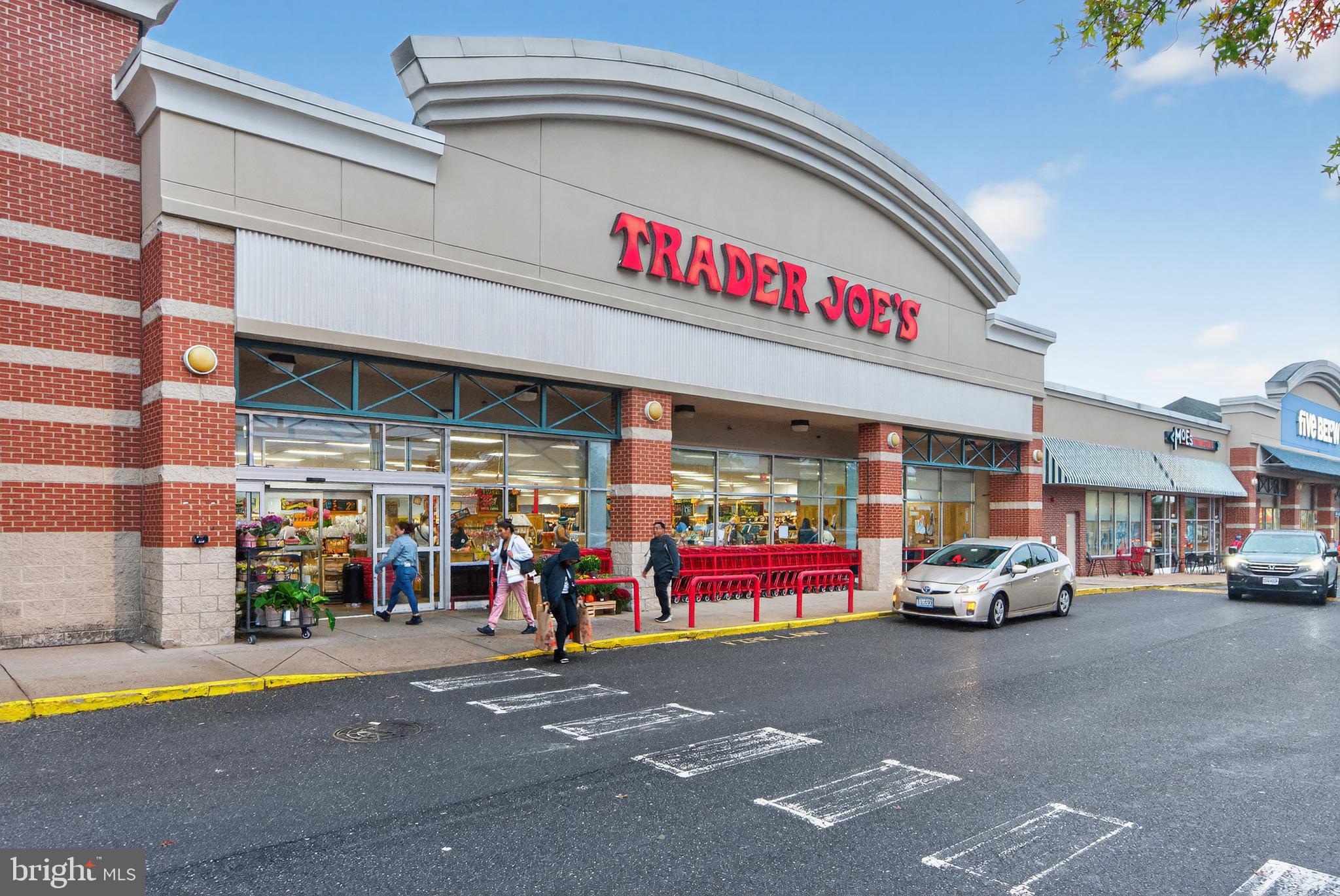 6147 LEESBURG PIKE 602