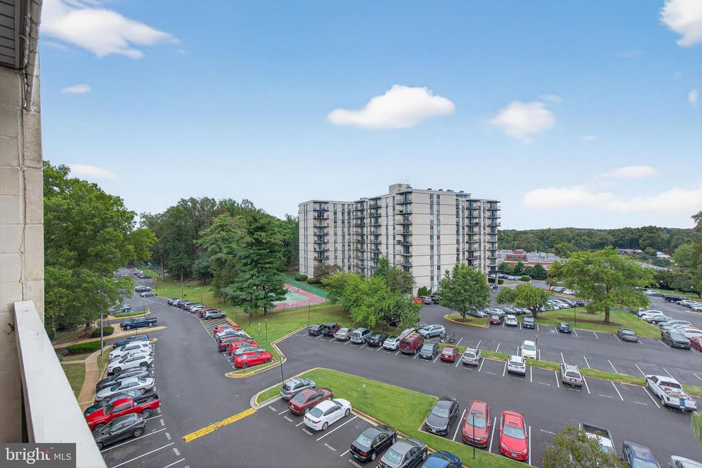 6147 LEESBURG PIKE 602