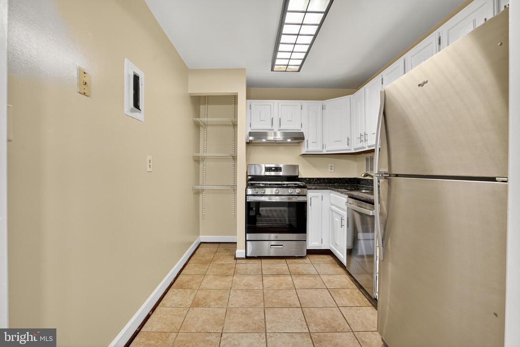 6147 LEESBURG PIKE 602