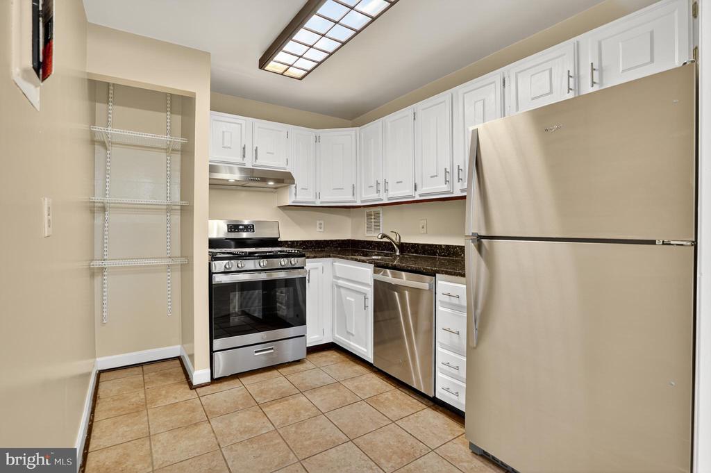 6147 LEESBURG PIKE 602