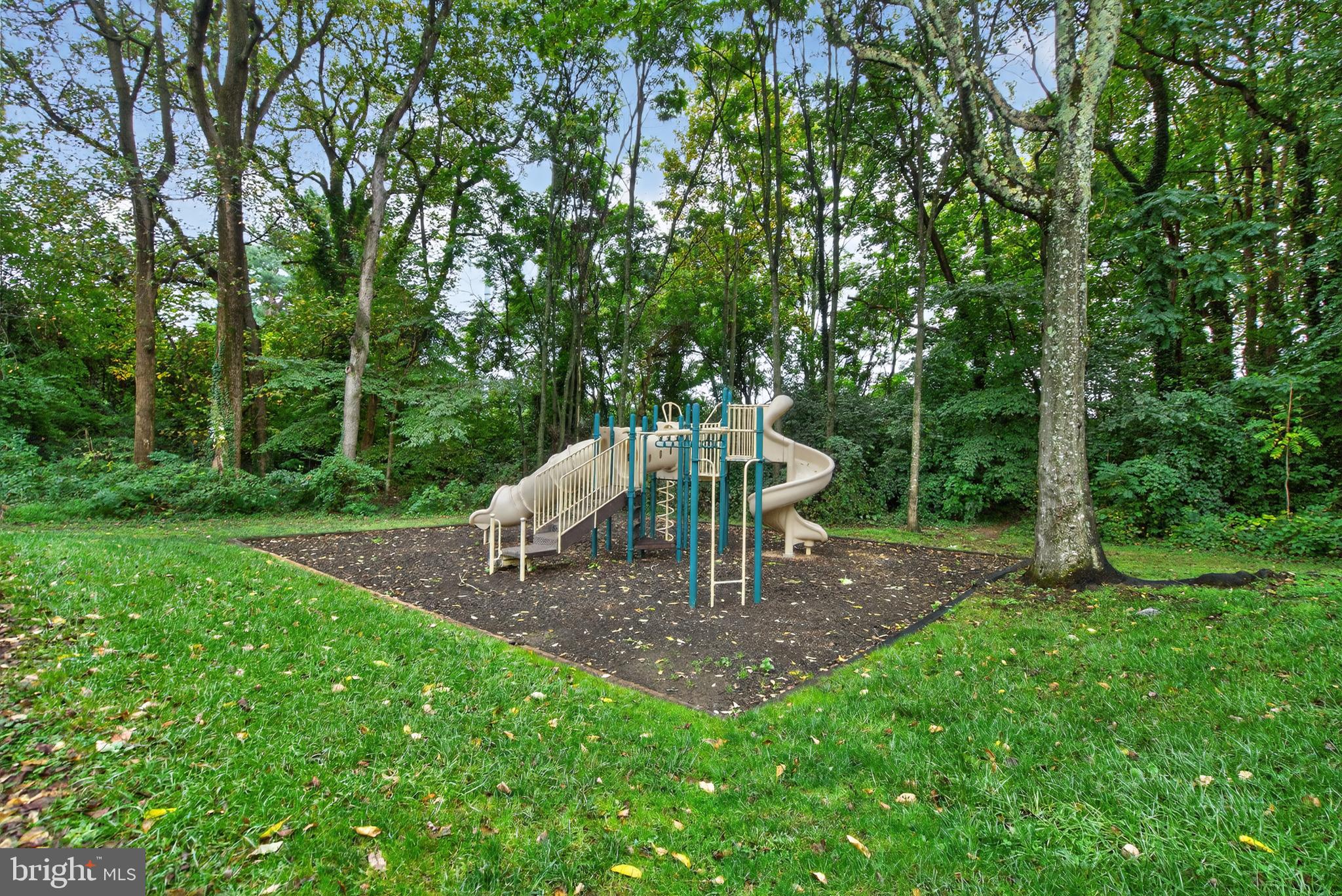 6147 LEESBURG PIKE 602