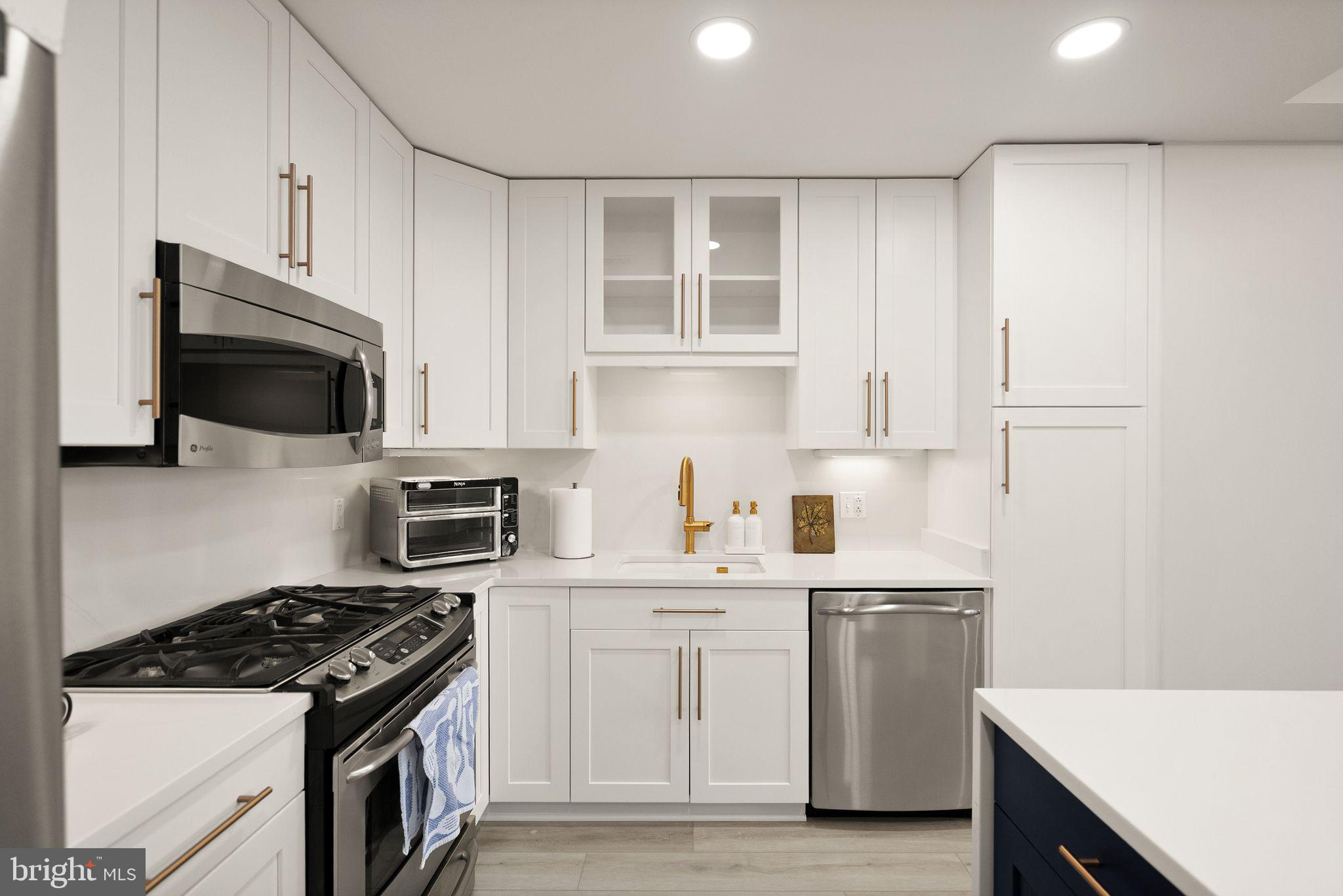 8220 CRESTWOOD HEIGHTS DRIVE 1210