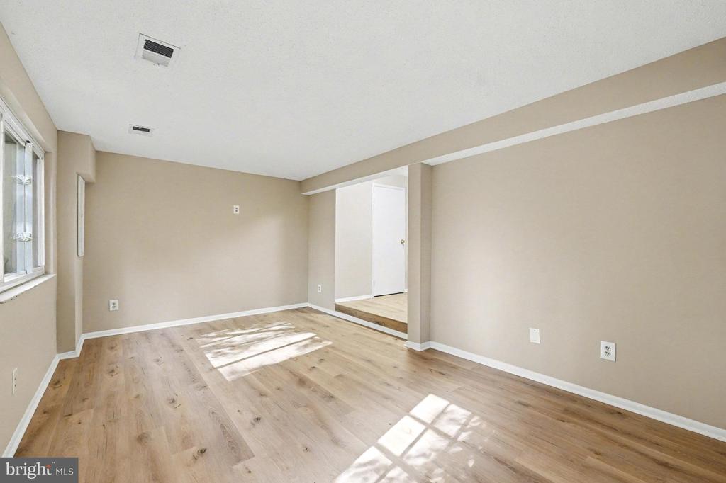 5879 JACKSONS OAK COURT