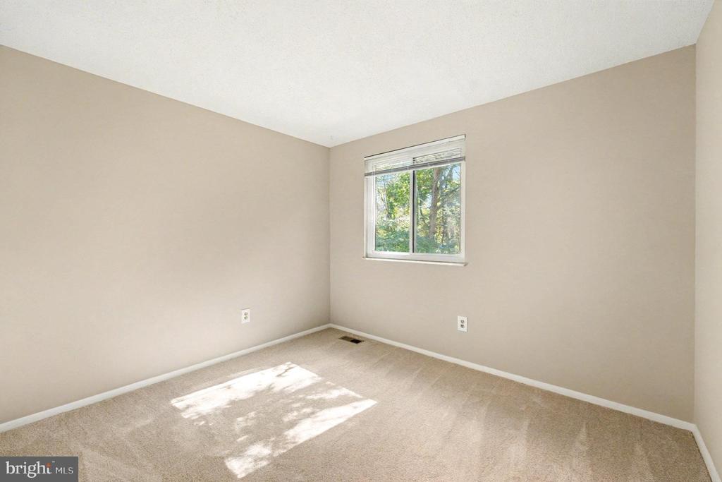 5879 JACKSONS OAK COURT